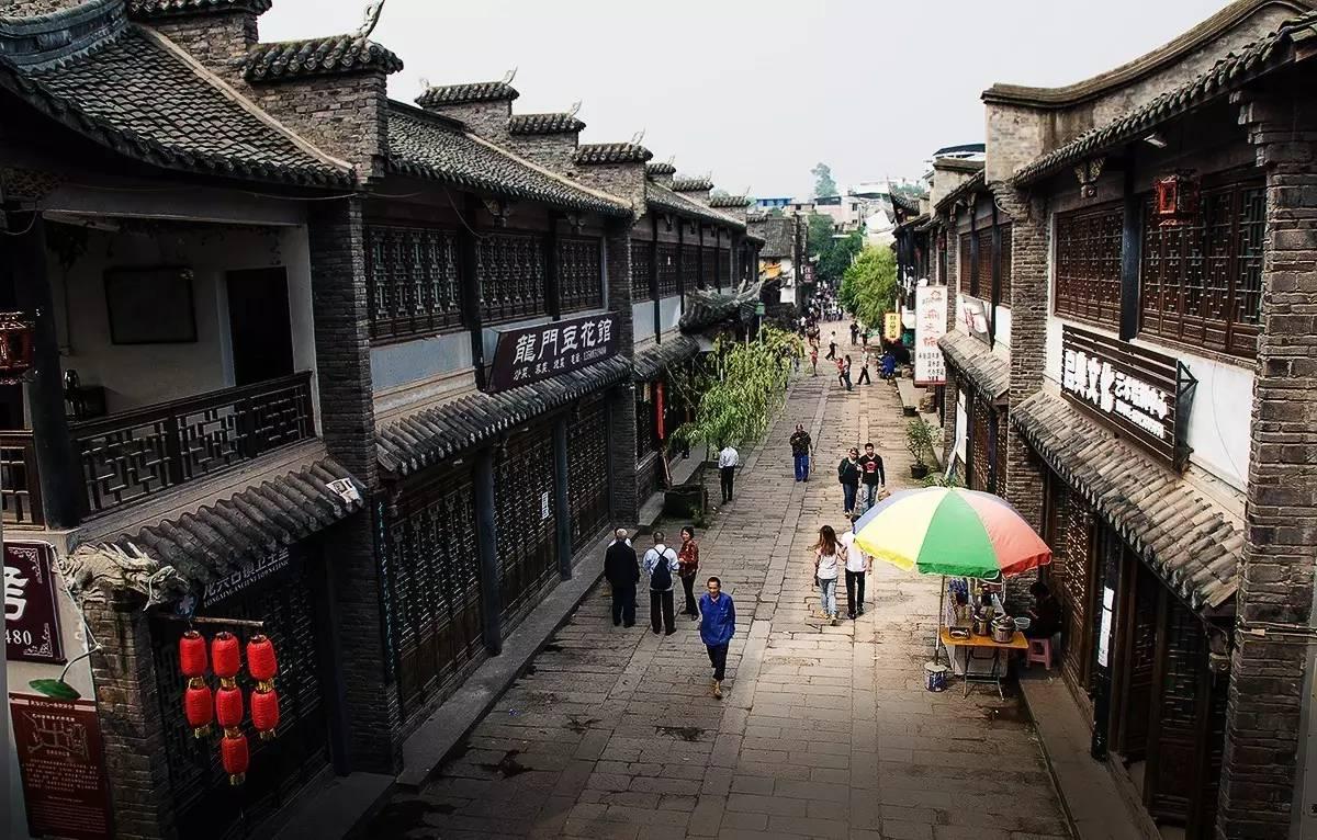 防守能力不足,组织能力一般,湖人真是要把他当成核心进行培养?