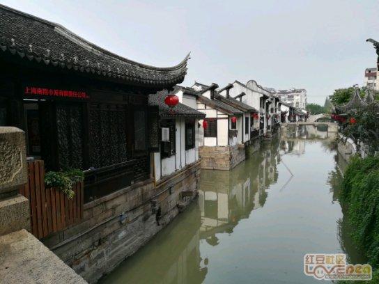 曼晚:曼联让英乙对手疲于招架,但连续丢球后缺乏领导力