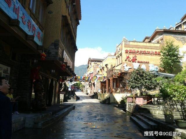 抖音上说：你永远都不能撩一个多年连网名跟头像都不换的人，为什么？游戏画面